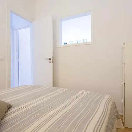 Apartment Graca Terrace Apartment | Rentexperience *