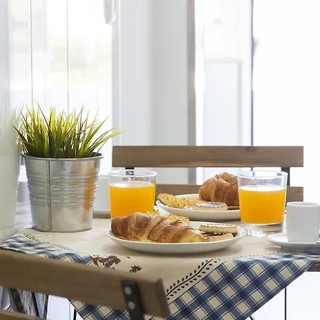 Graca Terrace Apartment | Rentexperience