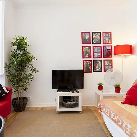 Apartment Graca Terrace Apartment | Rentexperience Lissabon