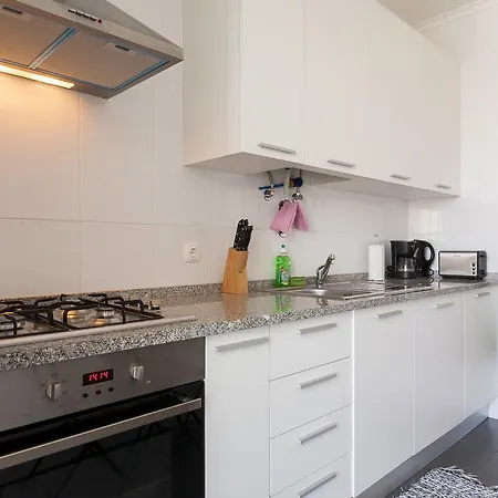 Apartment Graca Terrace Apartment | Rentexperience Lissabon